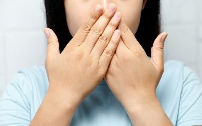 O que causa mau hálito e como resolver?